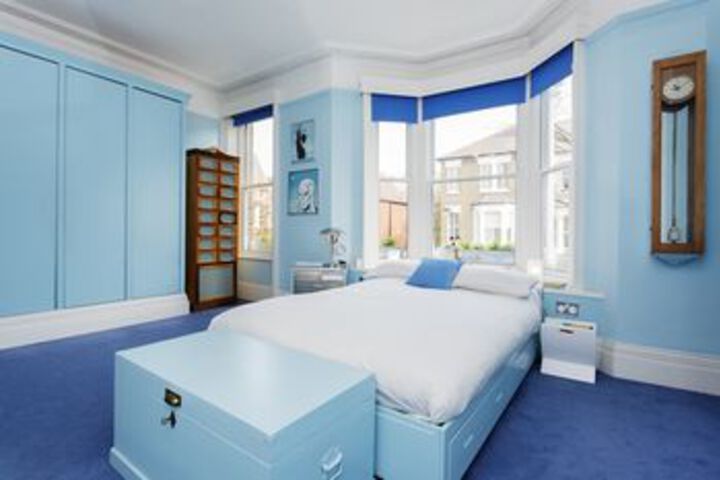 Room 8 of 33