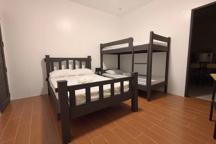 Room 30 of 144