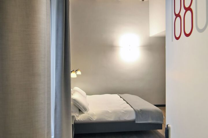 Room 78 of 129