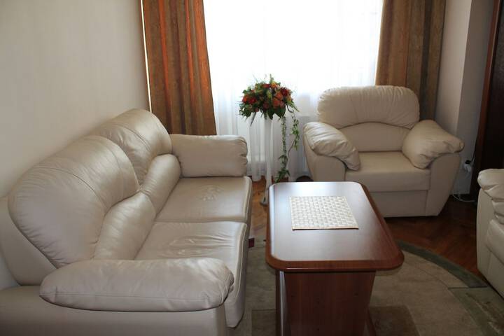 Room 32 of 82