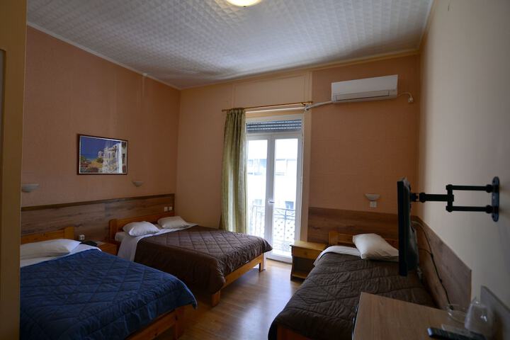 Room 16 of 35