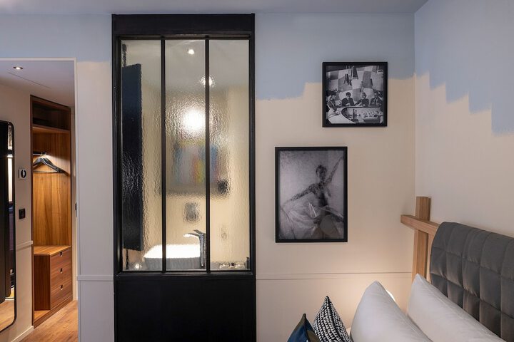 Room 42 of 62