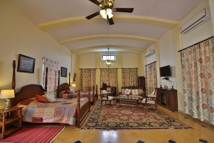 Room 8 of 60