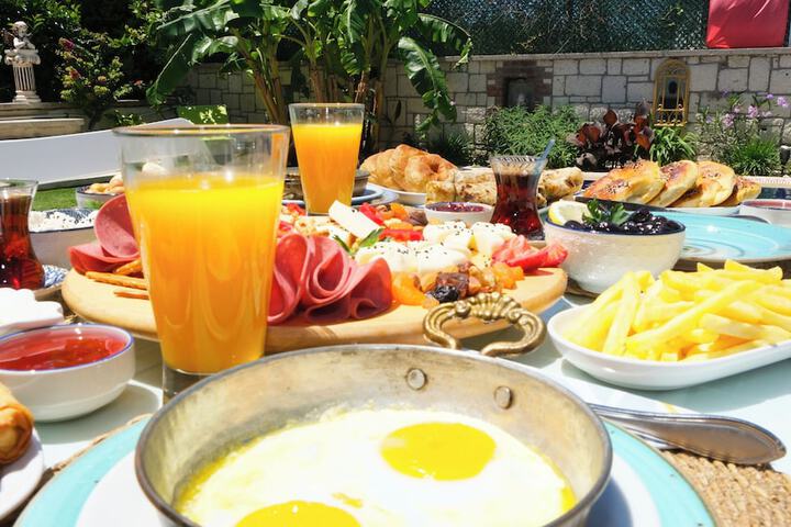 Breakfast/Coffee Service 55 of 117