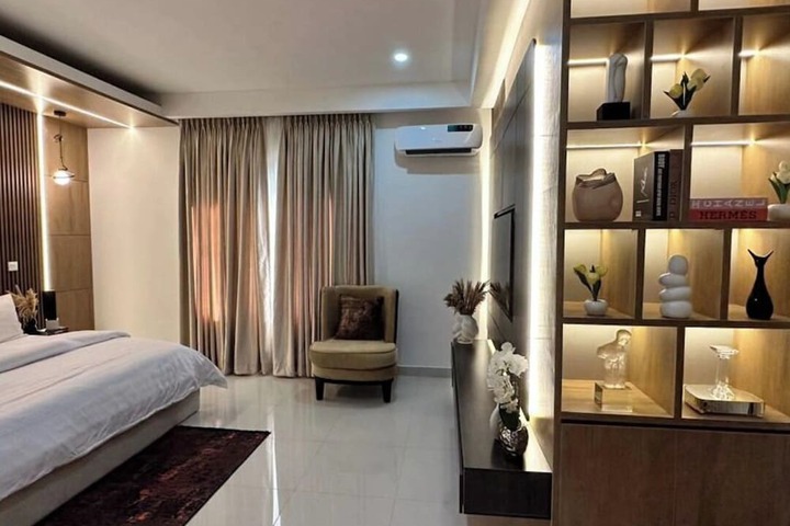 Room 17 of 57
