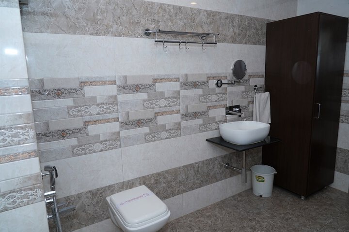 Room 30 of 41