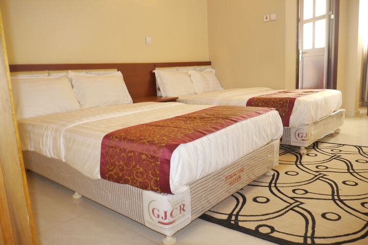 Room 9 of 29