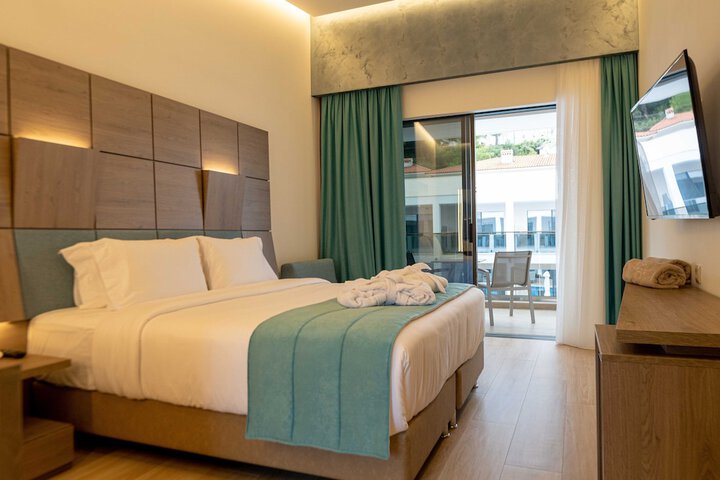 Room 3 of 38