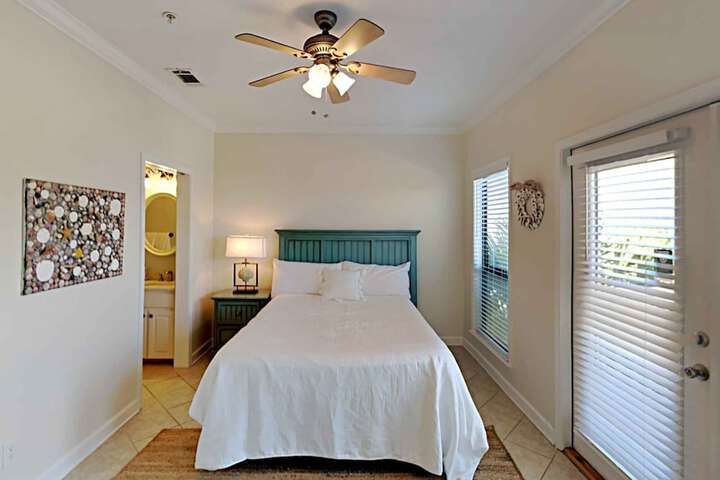 Room 9 of 18