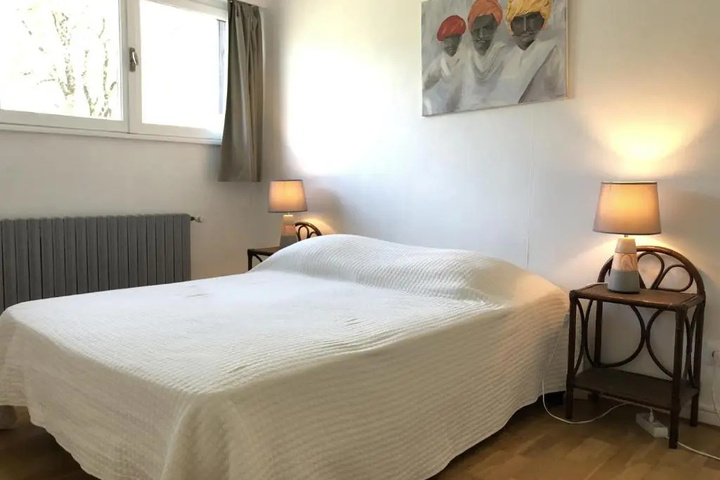 Room 3 of 12