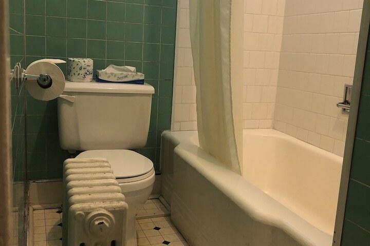 Connecting 1 Queen and 1 Double Bed (1 of 4)