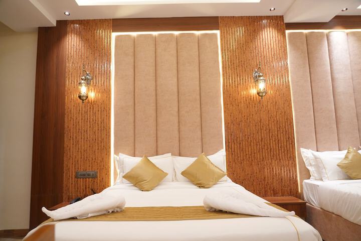 Room 9 of 28