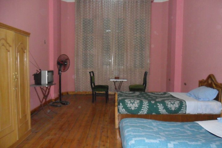 Room 7 of 38