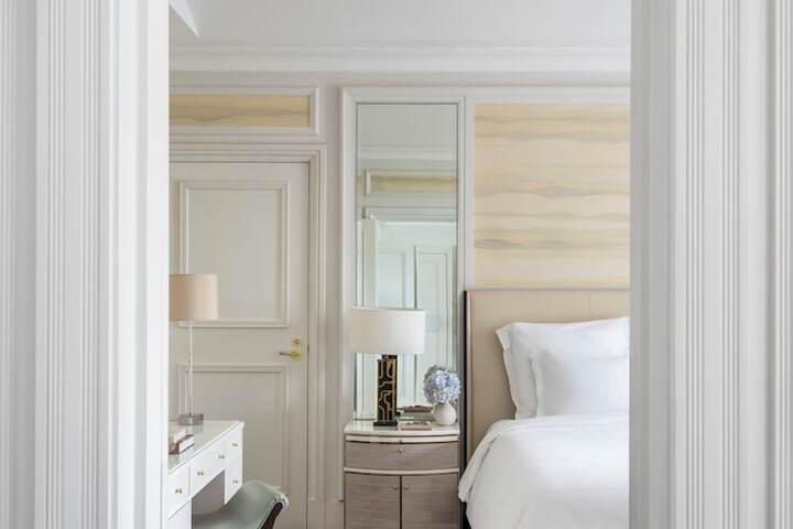 Room 12 of 65