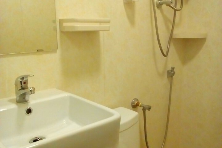 Room 14 of 18