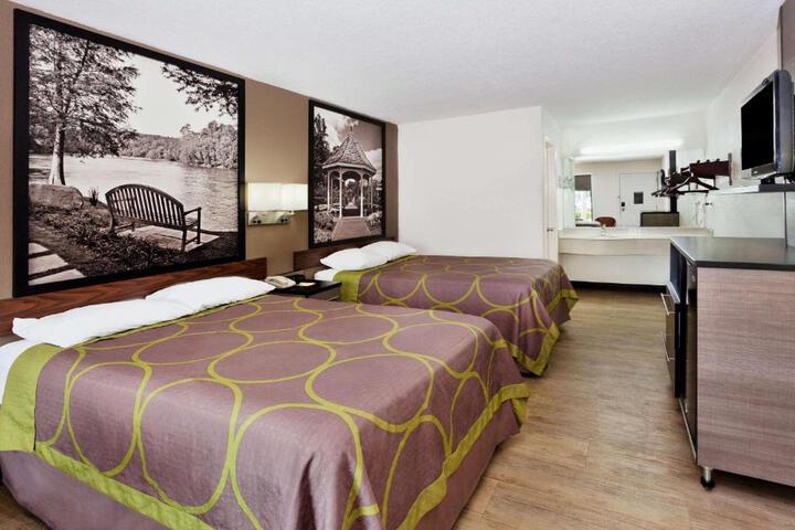 2 Double Beds (3 of 6)