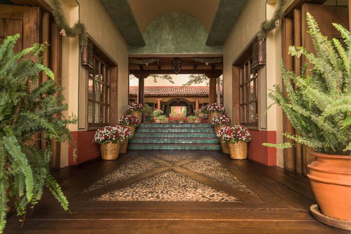Ballroom/Hall 61 of 85