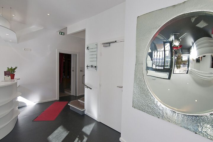 Entrance & Lobby