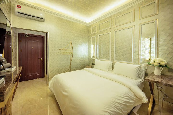 Room 45 of 285