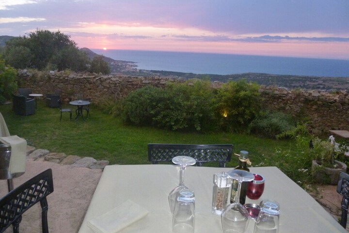 Dining 65 of 78