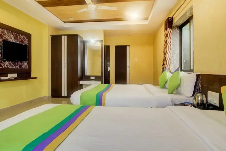 Room 4 of 14