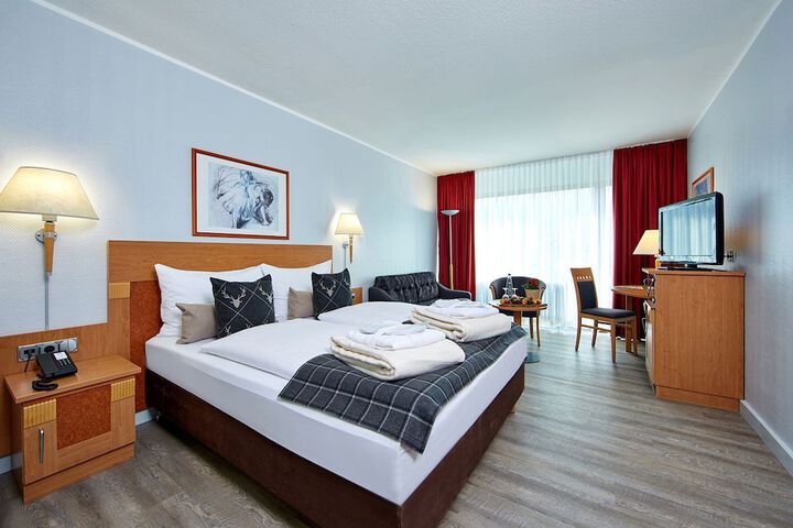 Room 3 of 43