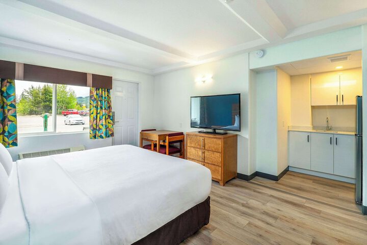 Room 8 of 35