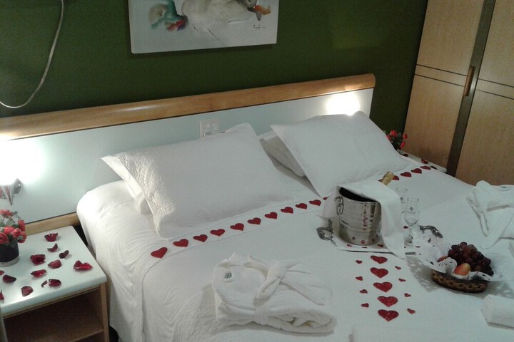 Room 6 of 31