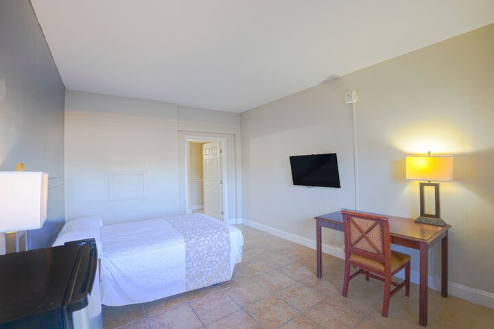 Double Bed (1 of 40)