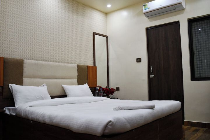 Room 3 of 17