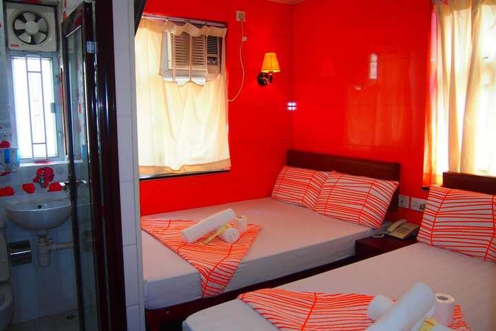 Room 26 of 60