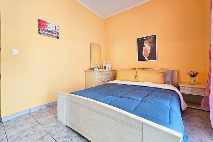 Room 9 of 69