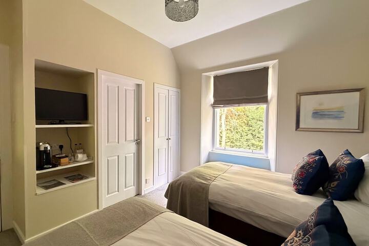 Room 42 of 158