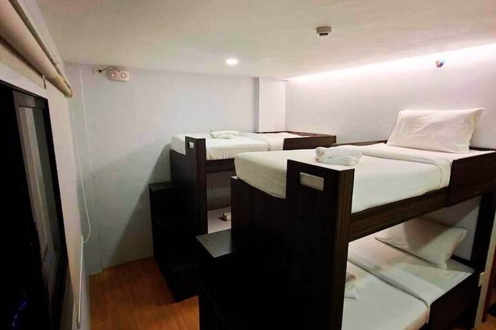 Room 6 of 19
