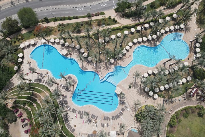 Hotel with Pool