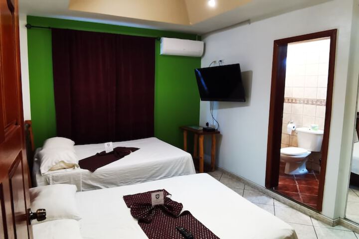 Room 28 of 65