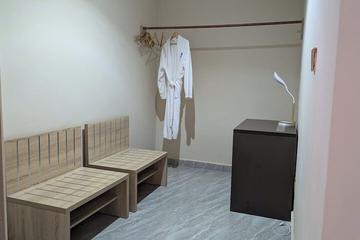 Room 28 of 83