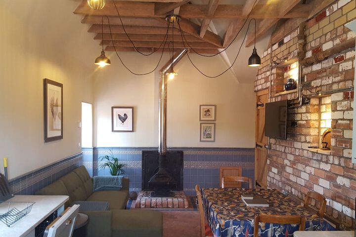 Lounge 44 of 147