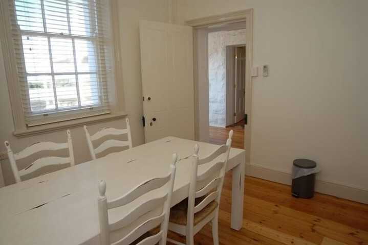 Room 10 of 38