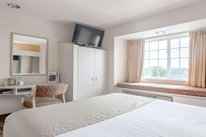 1 Queen Bed Flatsc Windst High Speed Continental Breakfast (19 of 26)