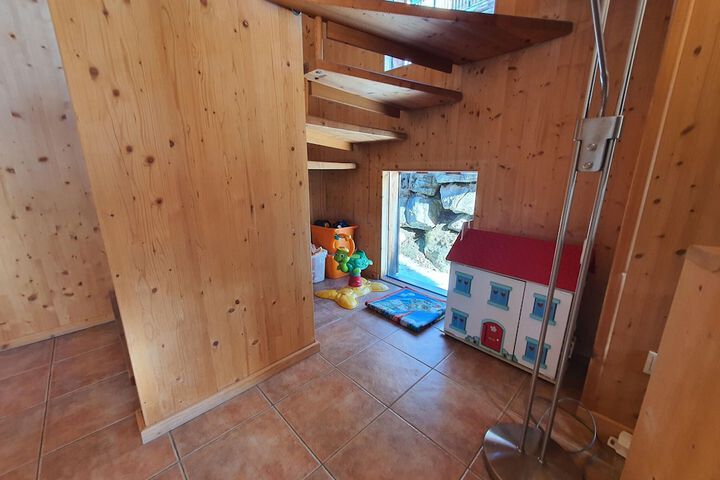 Room 14 of 40