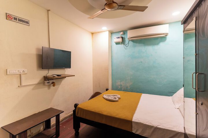 Room 11 of 29