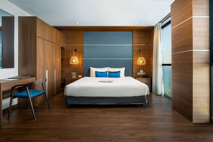 Room 36 of 203