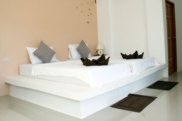 Room 5 of 79