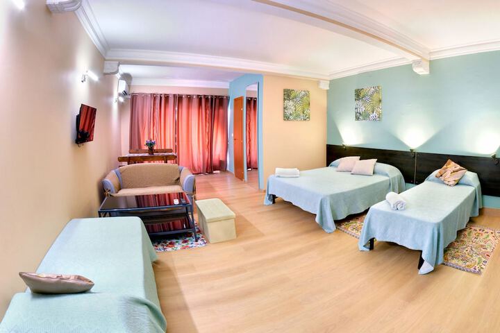 Room 28 of 81