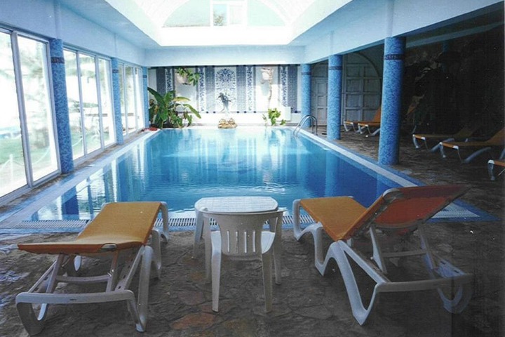 Hotel with Pool