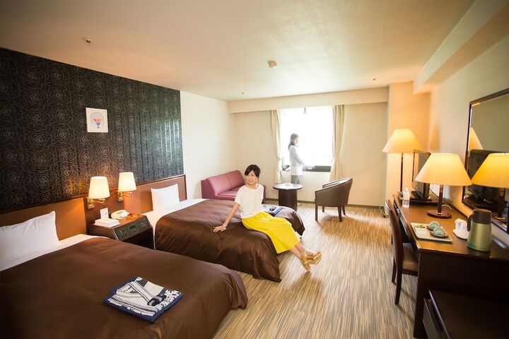 Room 8 of 38