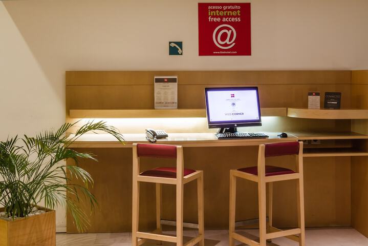 Business Center 60 of 80