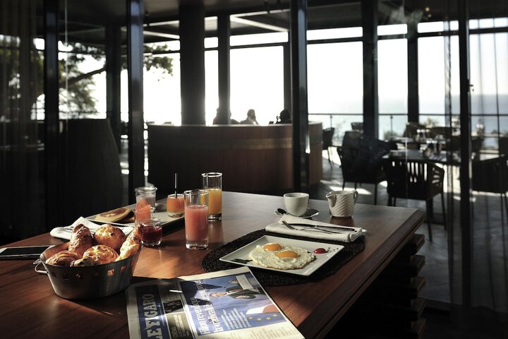 Breakfast/Coffee Service 69 of 113