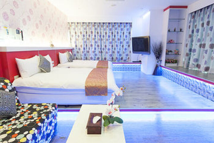 Room 5 of 34